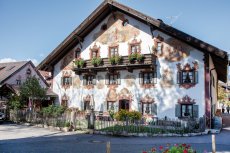 Lüftlmalerei In Oberammergau (© Edler von Rabenstein-fotolia.com)