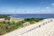 An der Küste von Nidden (© olezzo-stock.adobe.com)