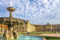 Schlossplatz in Stuttgart (© Sina Ettmer - stock.adobe.com)