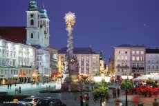 Abendstimmung auf dem Linzer Hauptplatz (© OÖ.Werbung/Stankiewicz)