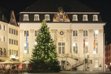Bonner Rathaus zur Weihnachtszeit (© Heinz Waldukat-stock.adobe.com)